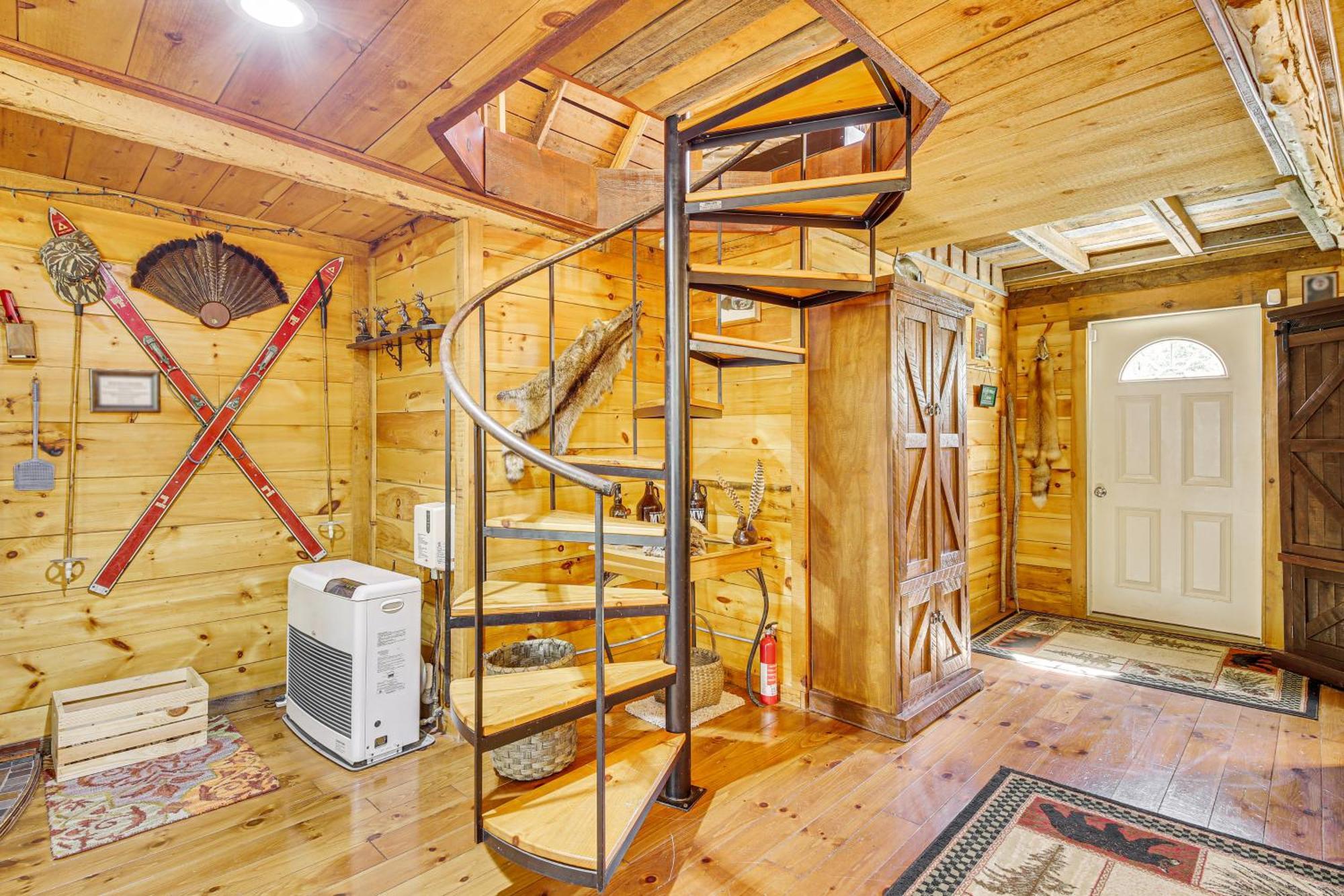 Rustic Searsport Cabin Loft And Sunroom On 10 Acres Εξωτερικό φωτογραφία
