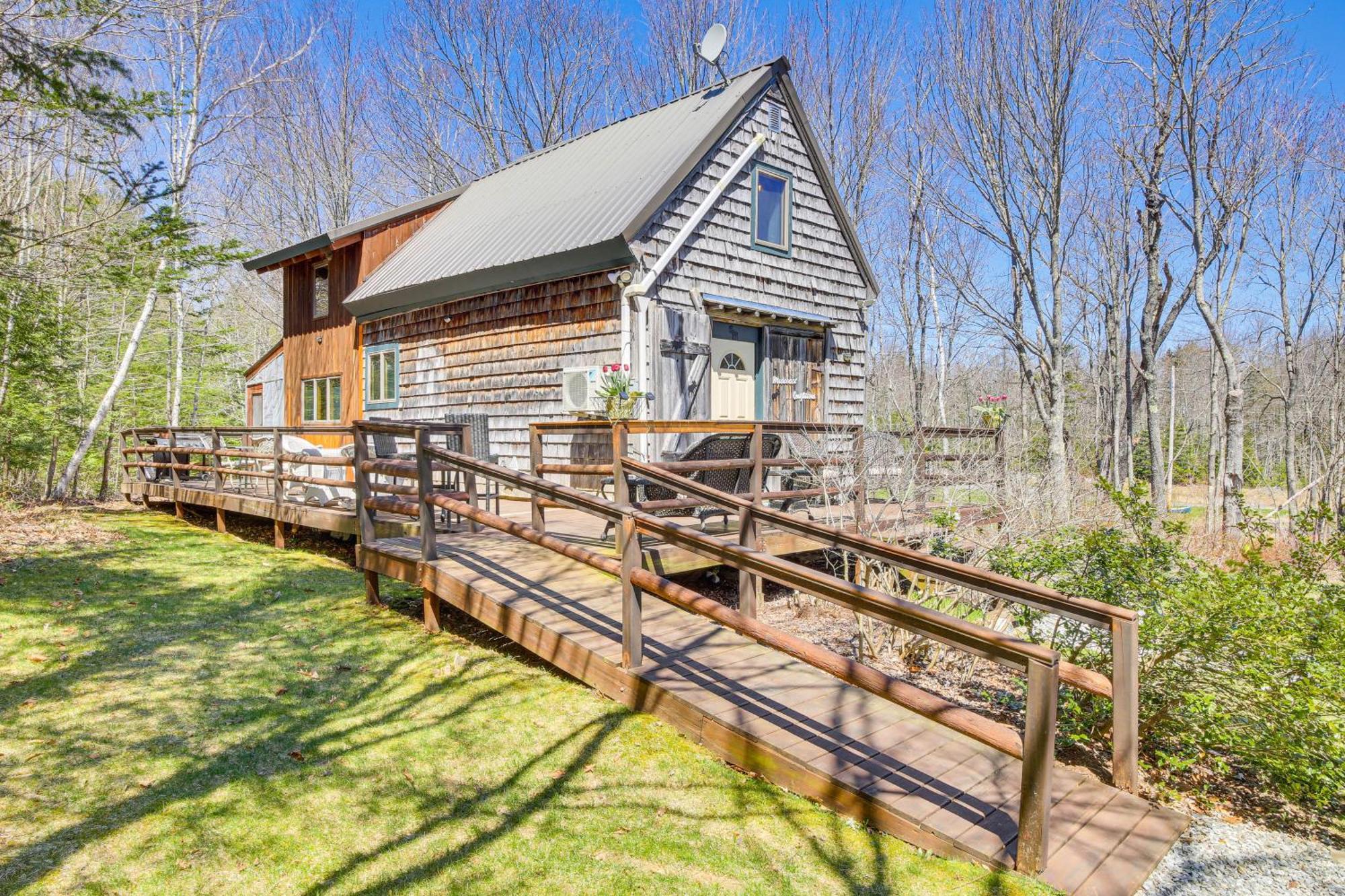 Rustic Searsport Cabin Loft And Sunroom On 10 Acres Εξωτερικό φωτογραφία