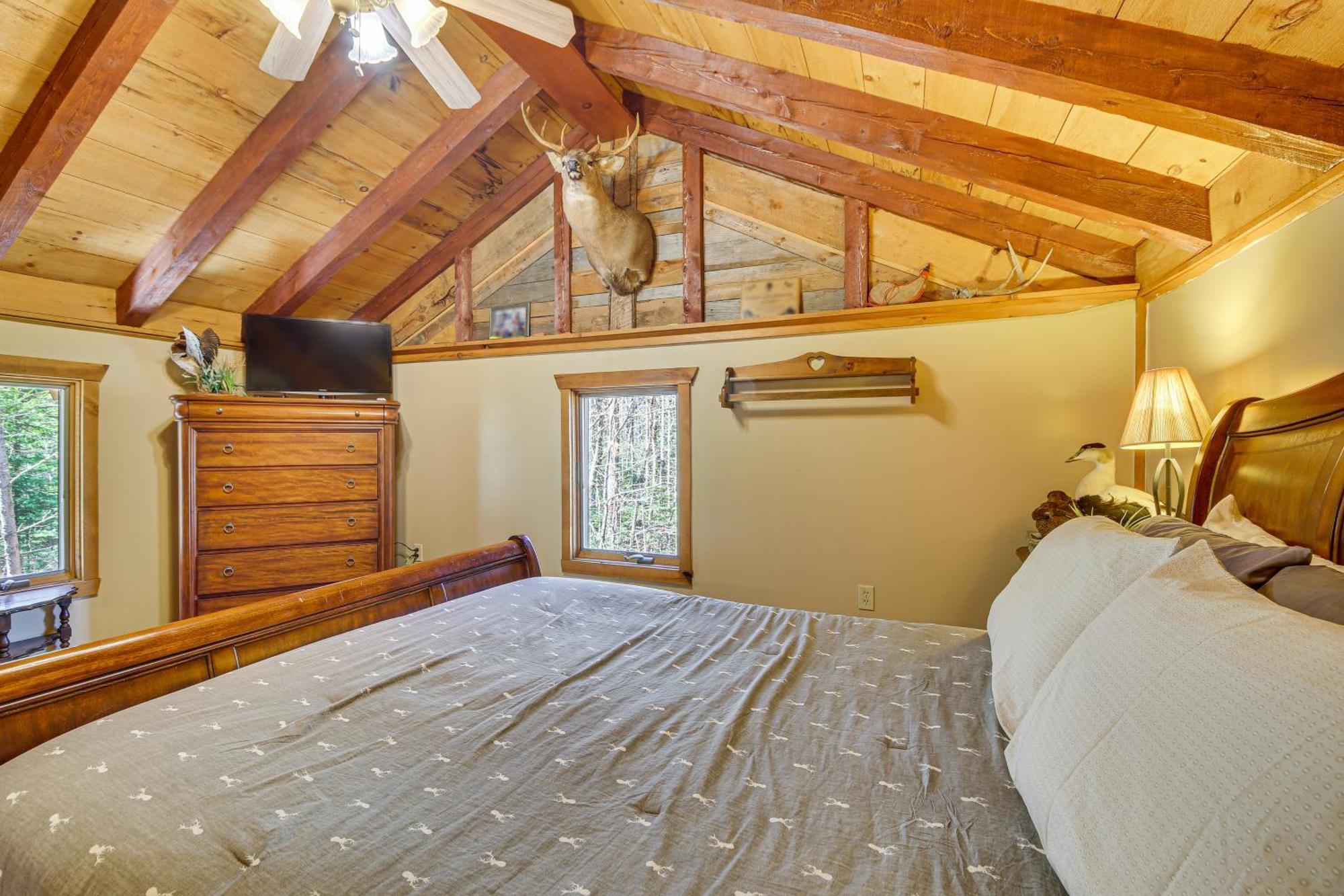 Rustic Searsport Cabin Loft And Sunroom On 10 Acres Εξωτερικό φωτογραφία
