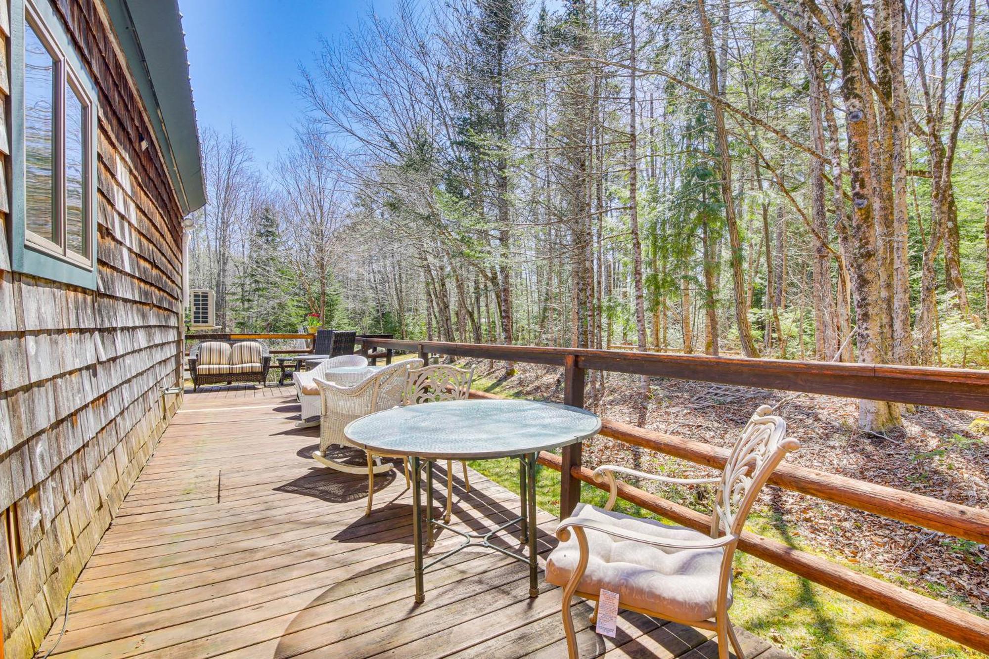 Rustic Searsport Cabin Loft And Sunroom On 10 Acres Εξωτερικό φωτογραφία