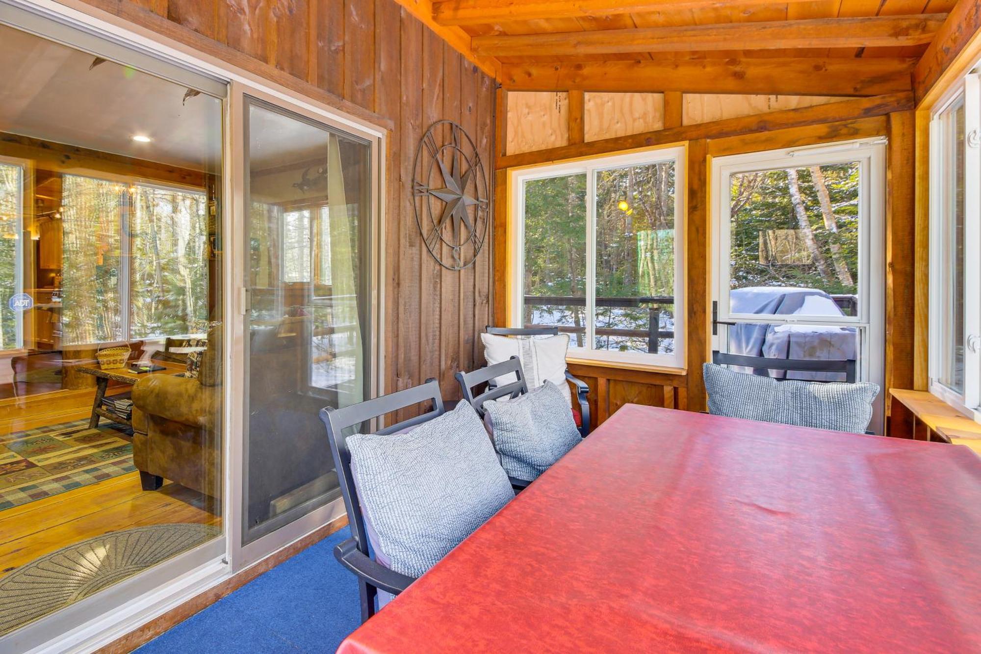 Rustic Searsport Cabin Loft And Sunroom On 10 Acres Εξωτερικό φωτογραφία