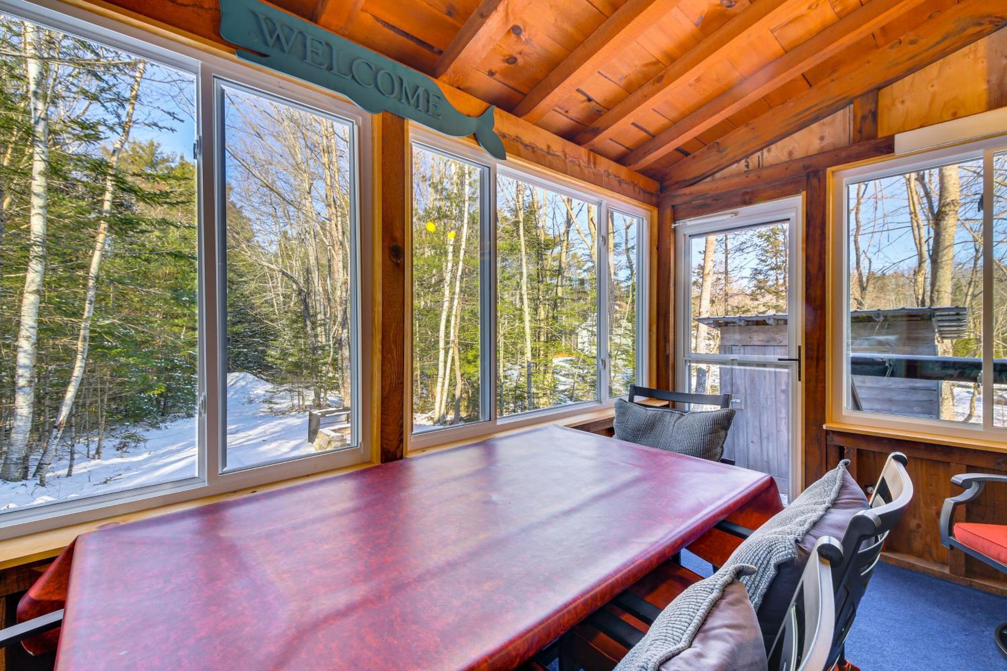 Rustic Searsport Cabin Loft And Sunroom On 10 Acres Εξωτερικό φωτογραφία